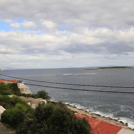 By The Sea Milna, - 8917 *