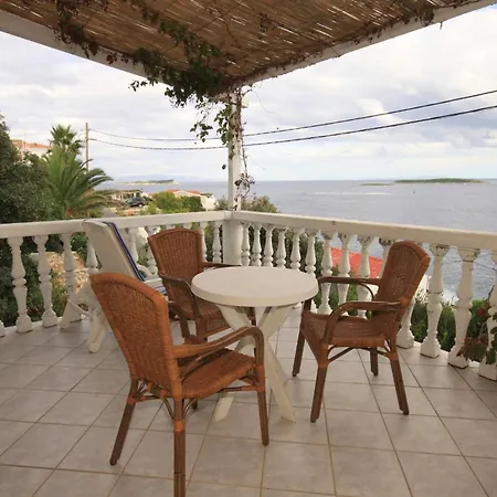 By The Sea Milna, - 8917 *