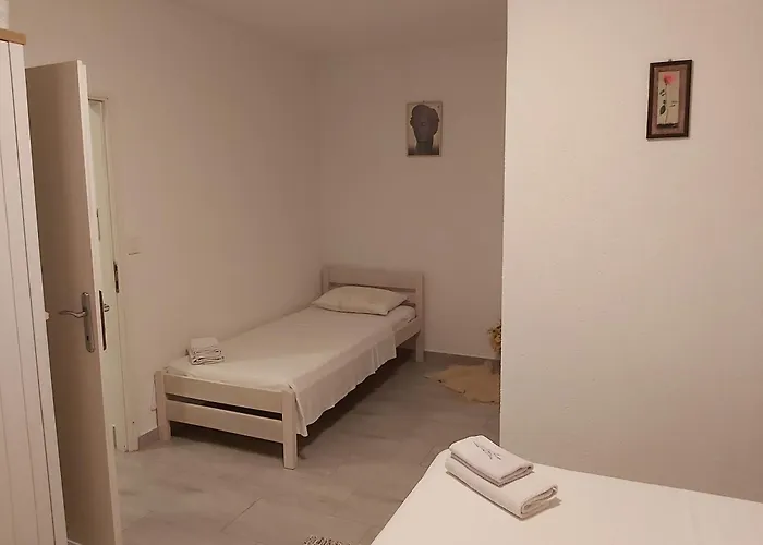 Lejlighed By The Sea Milna, - 8917 *