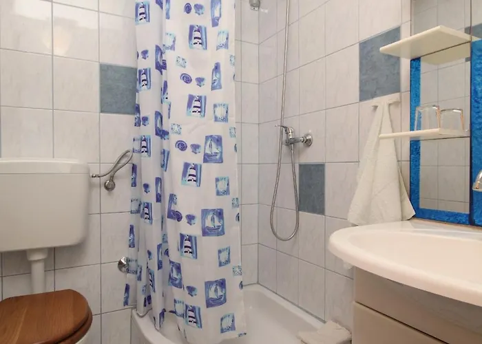 By The Sea Milna, - 8917 Vis